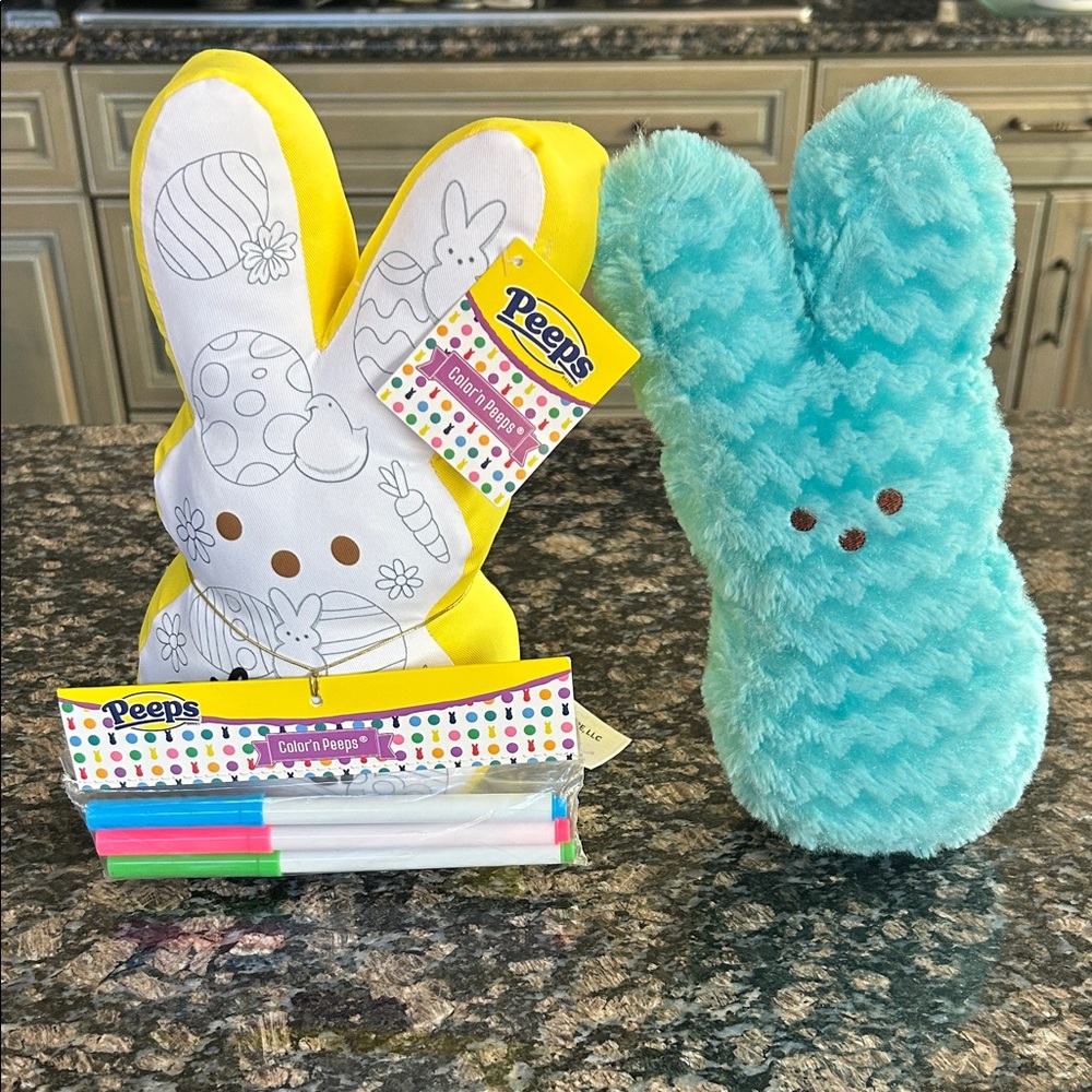PEEPS COLOR N PEEPS & PLUSHY PEEPS LOT OF 2